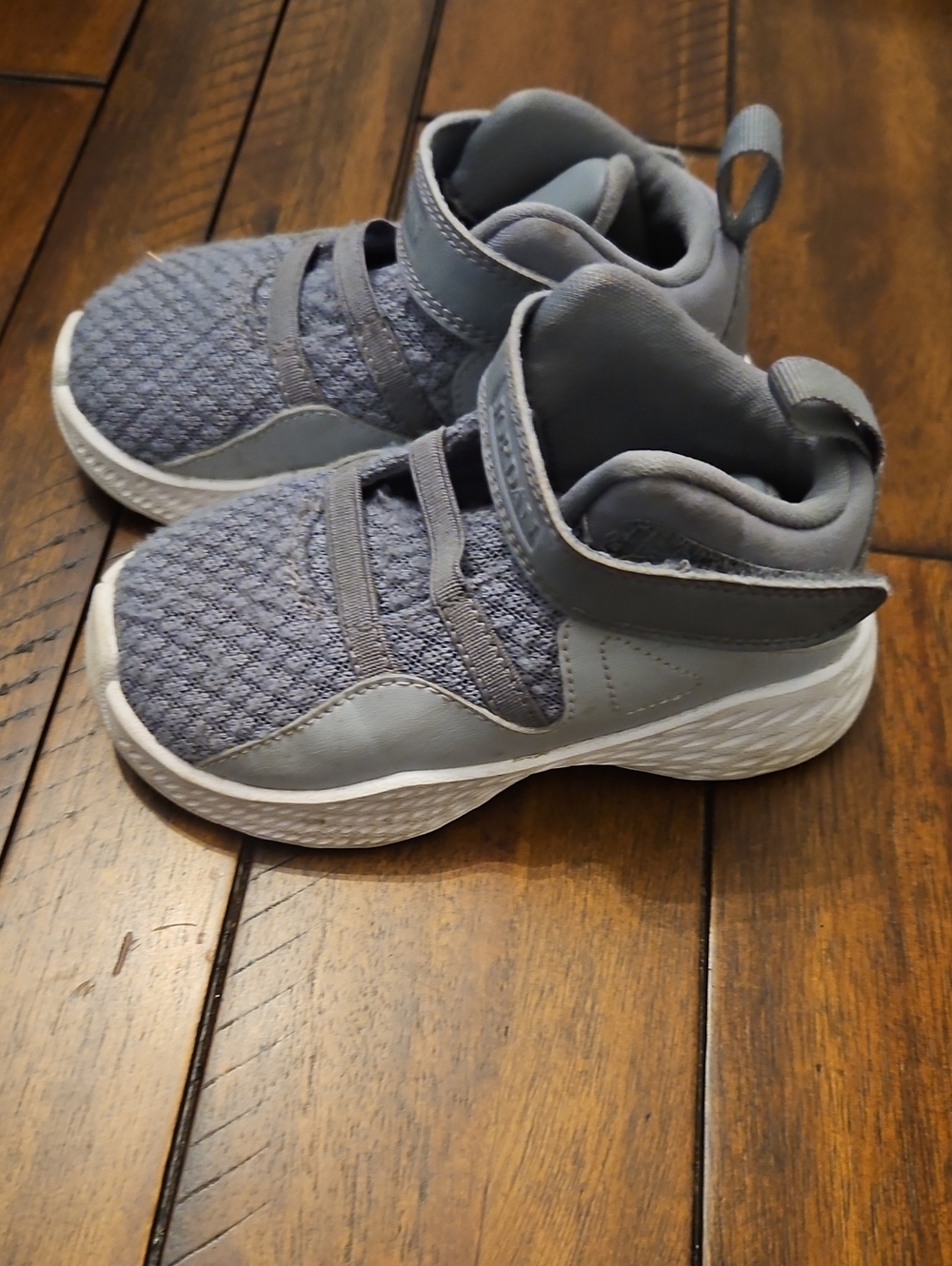 JORDONS 7c Kids Grey Athletic Sneakers with Hook-and-Loop Strap